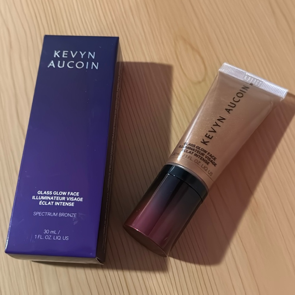 Kevyn Aucoin Glass Glow Face Liquid Highlighter